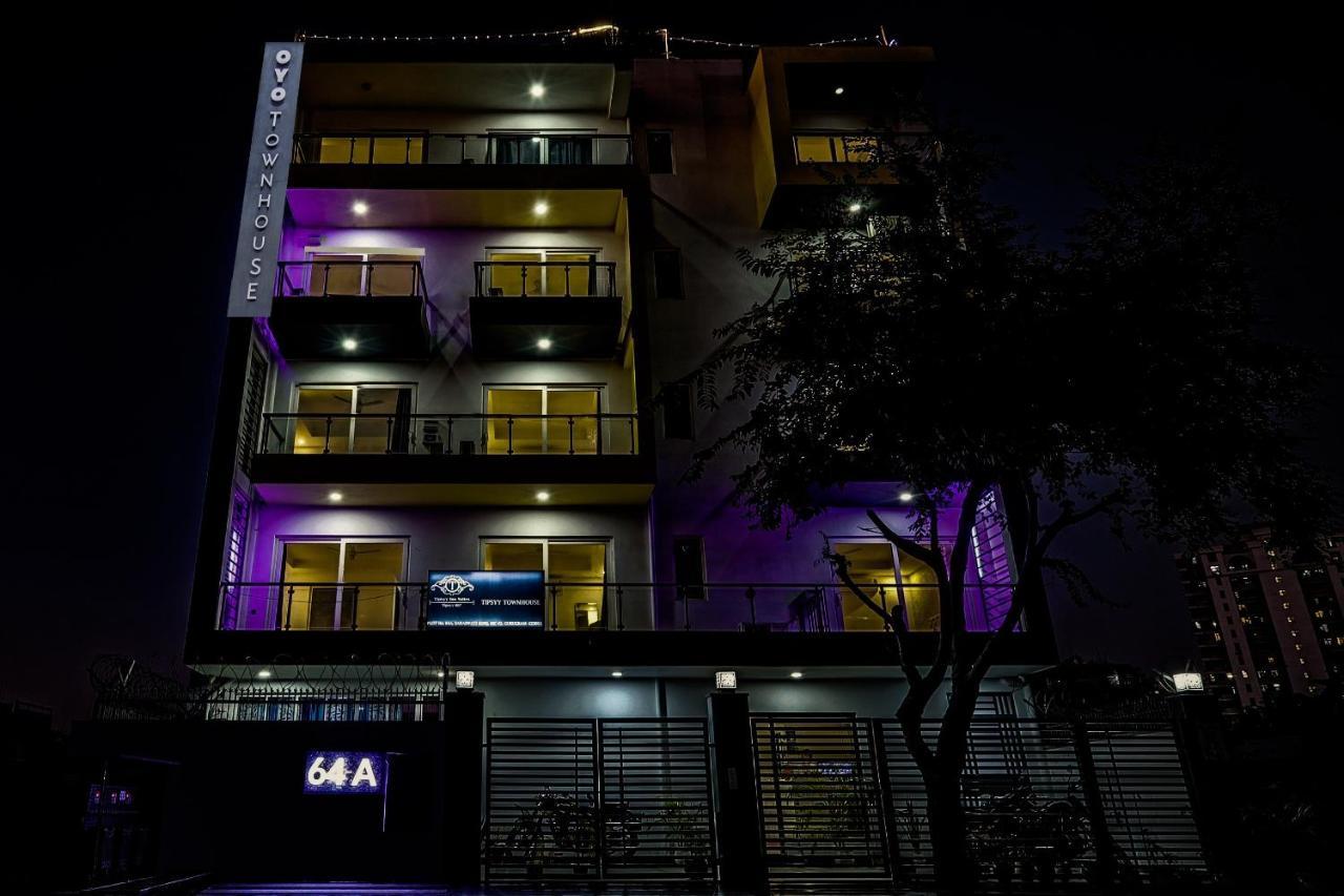 Super Townhouse Tipsyy Near Bestech Central Square Mall غورغاون المظهر الخارجي الصورة