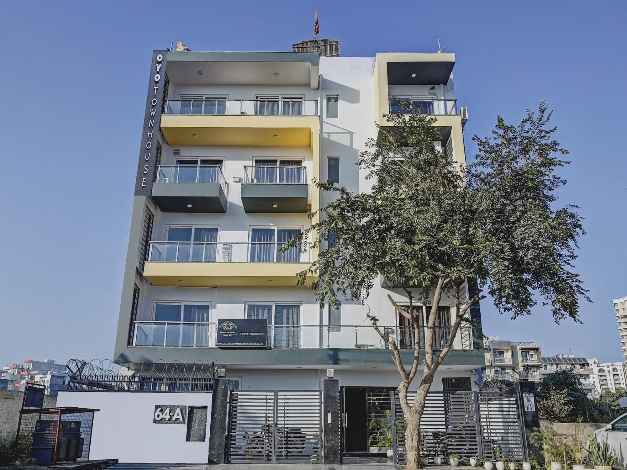Super Townhouse Tipsyy Near Bestech Central Square Mall غورغاون المظهر الخارجي الصورة