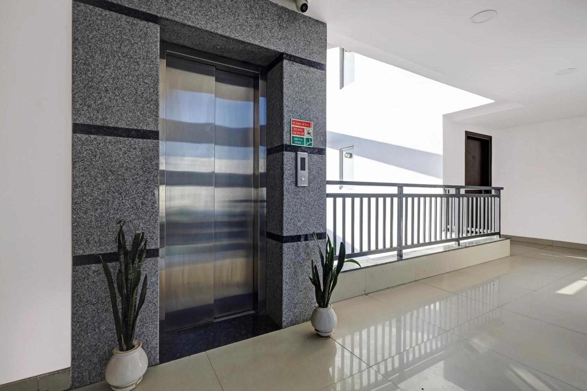 Super Townhouse Tipsyy Near Bestech Central Square Mall غورغاون المظهر الخارجي الصورة