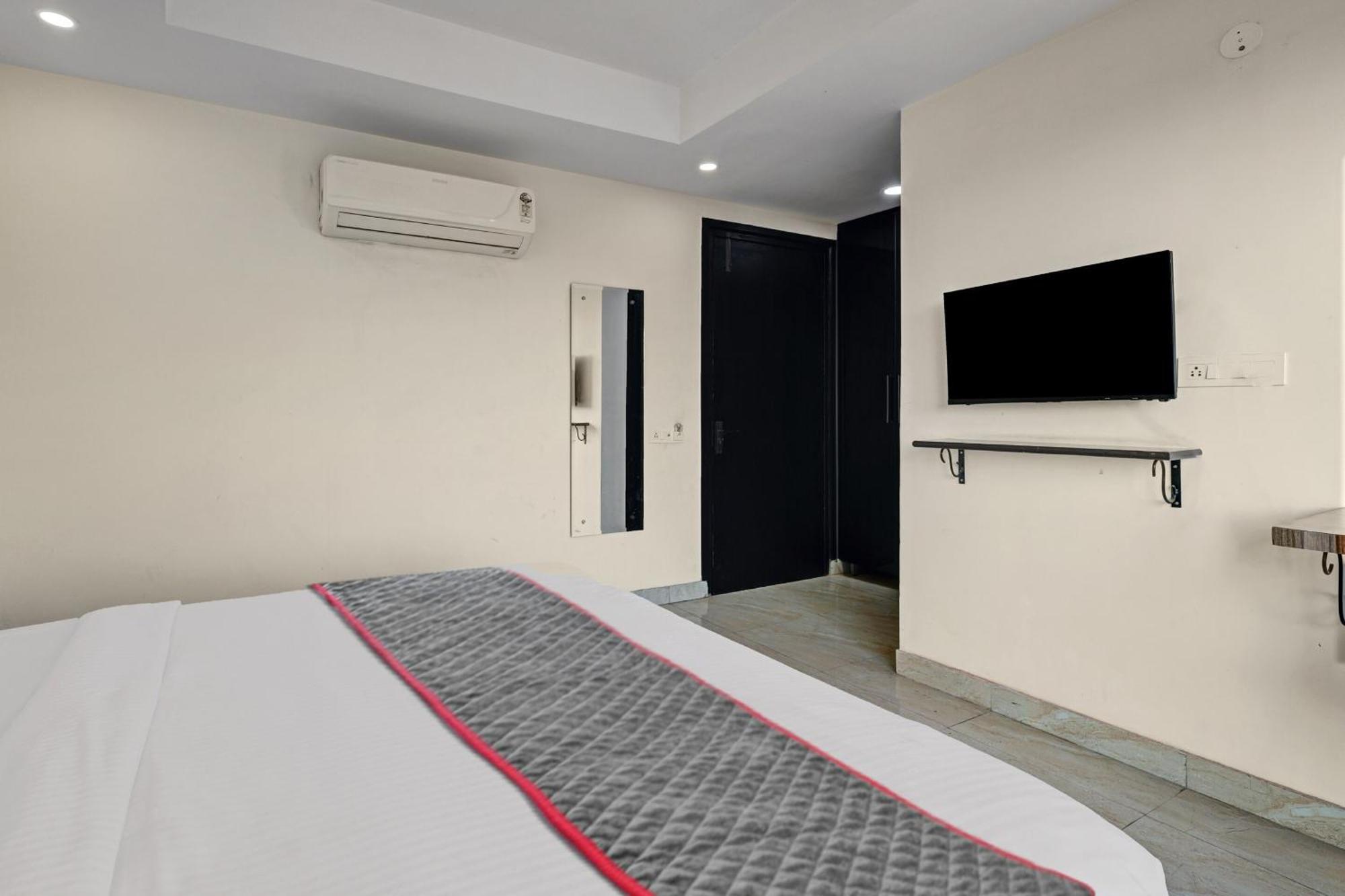 Super Townhouse Tipsyy Near Bestech Central Square Mall غورغاون المظهر الخارجي الصورة