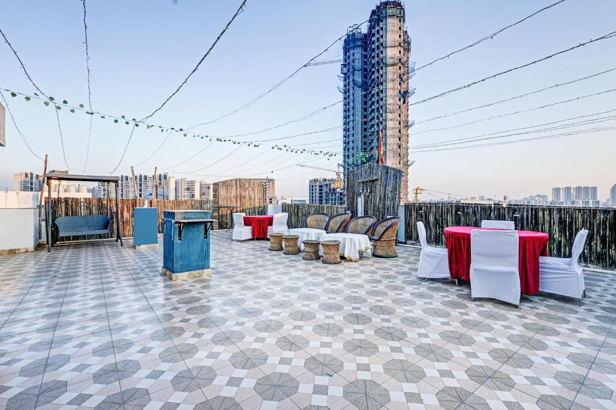 Super Townhouse Tipsyy Near Bestech Central Square Mall غورغاون المظهر الخارجي الصورة