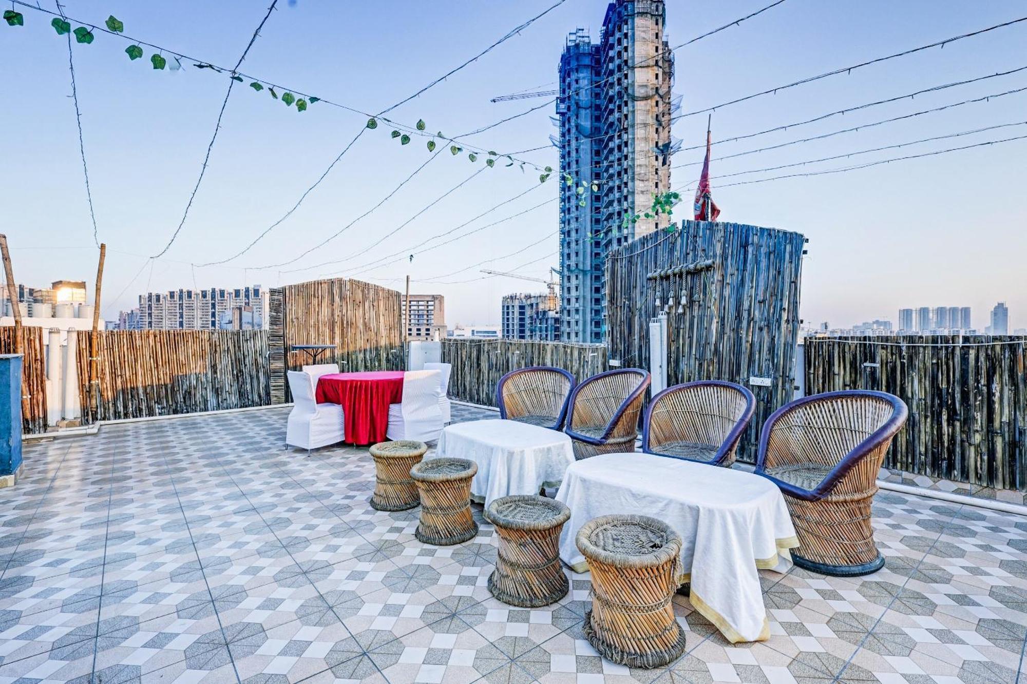 Super Townhouse Tipsyy Near Bestech Central Square Mall غورغاون المظهر الخارجي الصورة